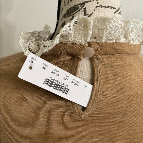 NWT J CREW “TIPPI” LACE COLLAR DETAIL LIGHT SWEATER- SIZE L - Picture 5 of 7
